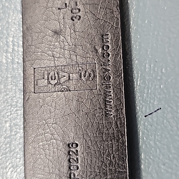 Levi's‎ black with silver buckle large belt. 31-32. - Picture 4 of 10